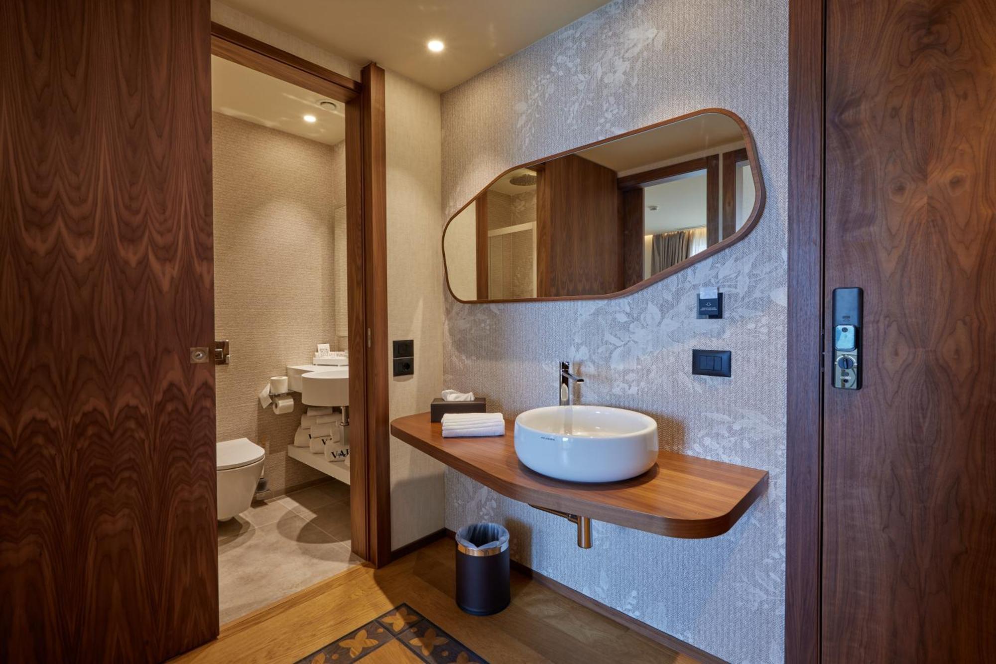 Valis Luxury Hotel Vlorë Eksteriør billede