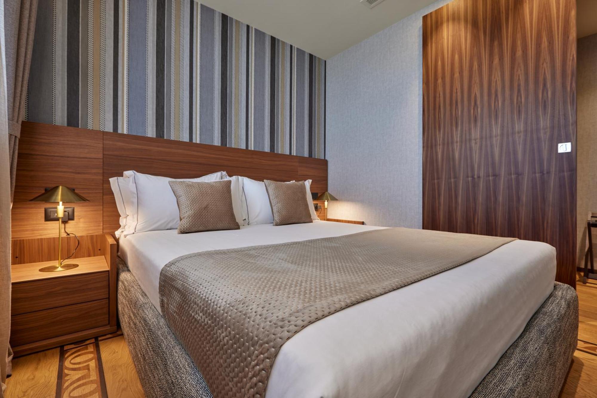 Valis Luxury Hotel Vlorë Eksteriør billede